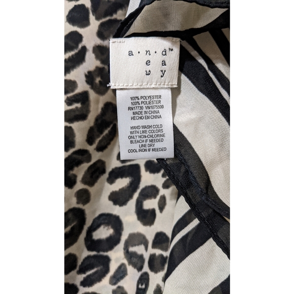 Wide Long Silky Scarf Animal Leopard Print NWT Wrap Lightweight - Picture 2 of 4